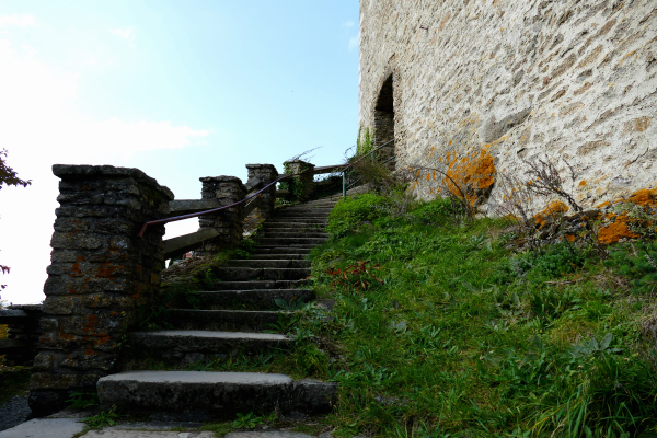 Aufgang Burgturm, Steintreppe